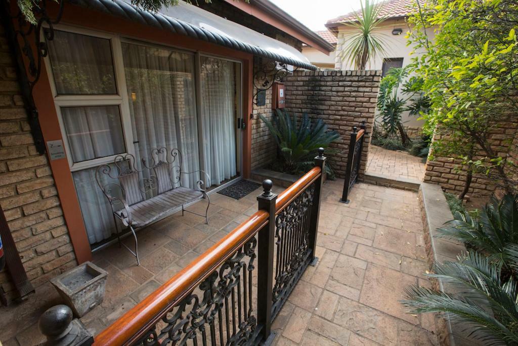 Le Cozmo Guesthouse Johannesburg Zewnętrze zdjęcie